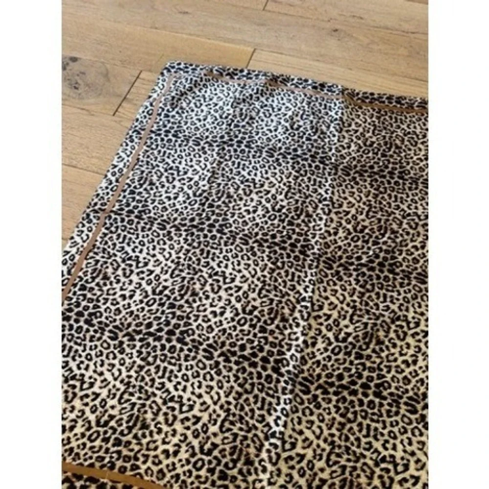 Leopard Print Scarf 100% Silk‎ Brown Excellent Cond. Square Animal Print (1727)